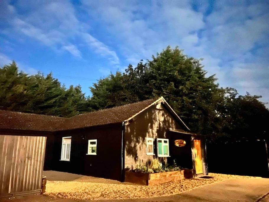 The Saddle Inn, Snetterton Circuit Норвич Экстерьер фото