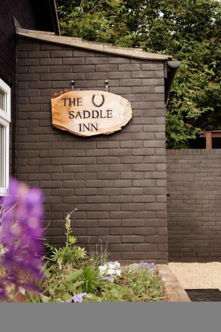The Saddle Inn, Snetterton Circuit Норвич Экстерьер фото